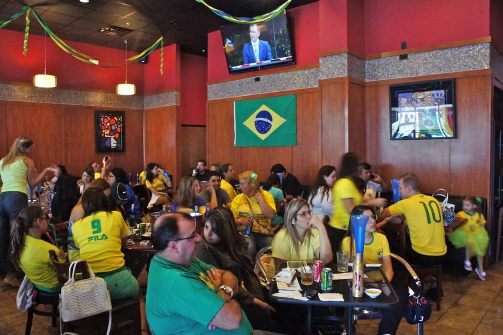 Bares em Orlando oferecem programação especial durante jogos da Copa do  Mundo no Brasil